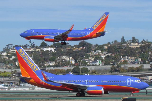 Boeing 737-700 (N233LV) - These two shots in one are pretty easy to come by with Southwest.