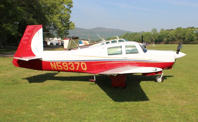 Mooney M-20 (N5937Q) - A Mooney M20C during the EAA 190 Breakfast Fly-In at Moontown Airport, Brownsboro, AL - April 15, 2017. Shouldve used my glare shield. 