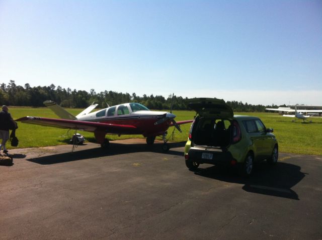 Beechcraft 35 Bonanza (N673T)