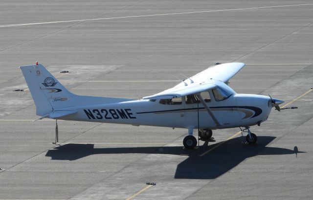 Cessna Skyhawk (N328ME) - Parked near El Aero at Carson City