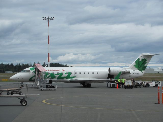 Canadair Regional Jet CRJ-200 (C-GKEZ)