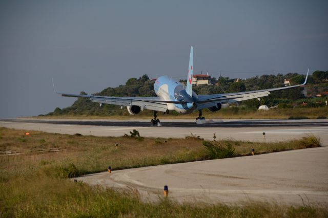 Boeing 757-200 (G-OOBG)