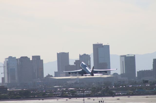 Boeing 747-400 (G-CIVC)