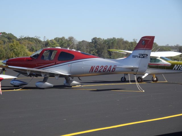 Cirrus SR-22 (N828AB)