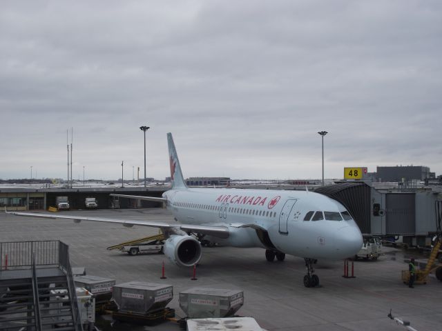 Airbus A320 (C-FFWJ)