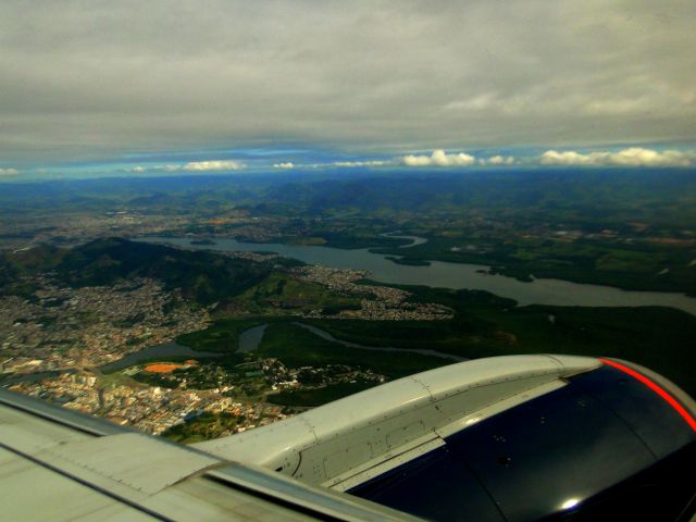 Embraer ERJ-190 (PR-AZI)