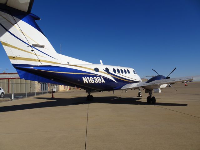 Beechcraft Super King Air 300 (N163BA)