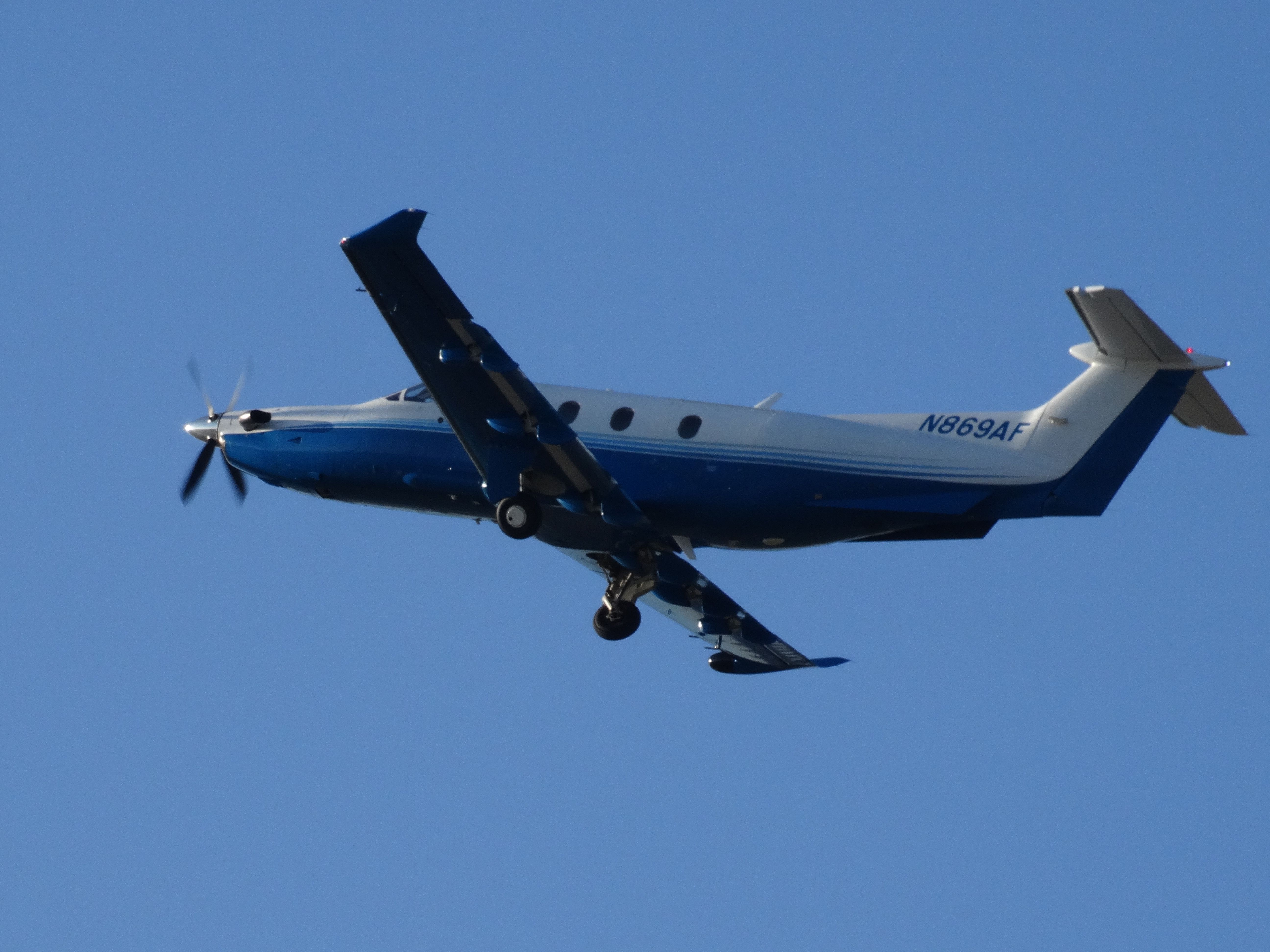 Pilatus PC-12 (N869AF)