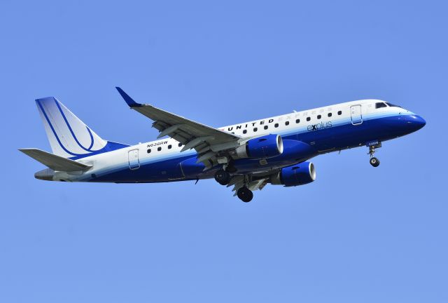 Embraer 170/175 (N638RW)