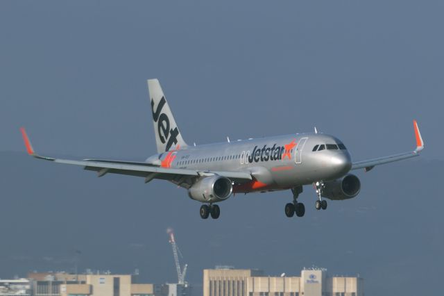 Airbus A320 (VH-YXT) - ADELAIDE AIRPORT WEDNESDAY JUNE 15, 2022.