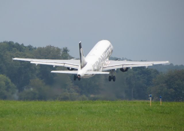 Airbus A319 (N949FR) - Departing for FLL