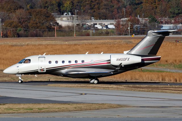 Embraer Legacy 550 (N400FX)