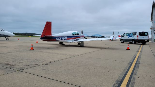 Mooney M-20 (N137DM)