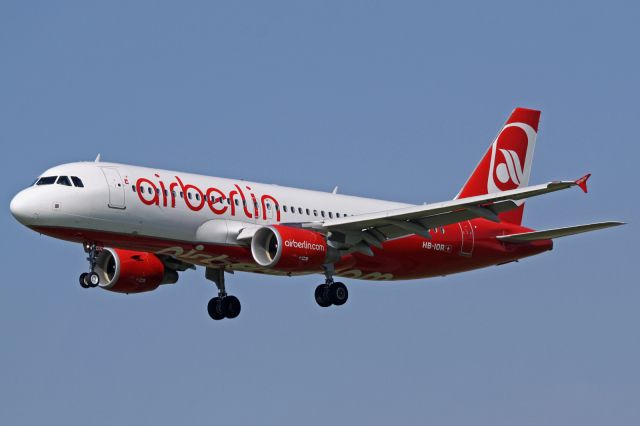 Airbus A320 (HB-IOR) - "Air Berlin" livery