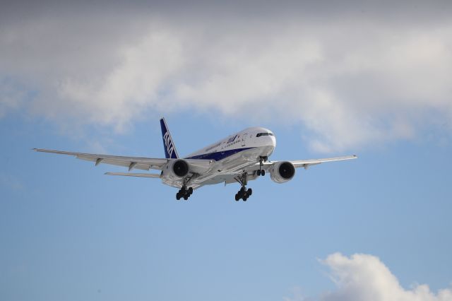 Boeing 777-200 (JA714A) - December 31st 2018:HND-HKD.