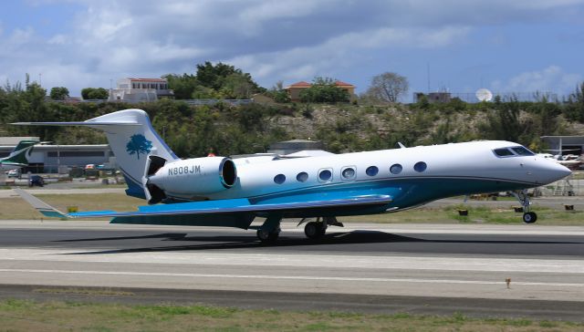 GULFSTREAM AEROSPACE G-7 Gulfstream G600 (N808JM)
