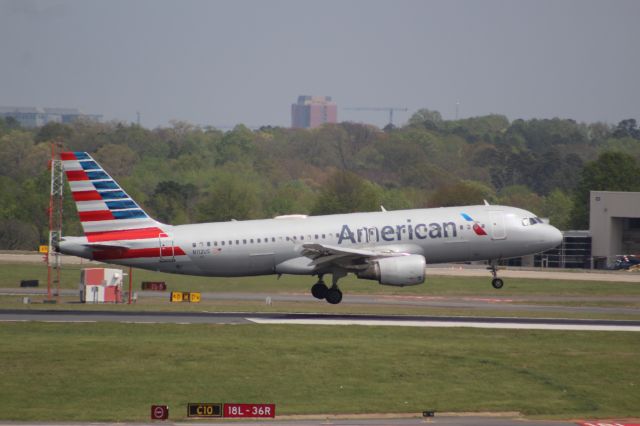 Airbus A320 (N112US)