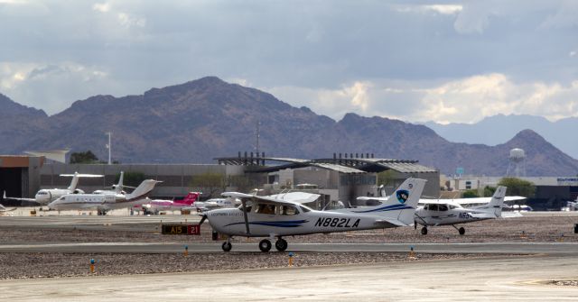 Cessna Skyhawk (N882LA) - Spotted at KSDL on January 22, 2021