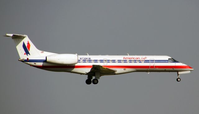Embraer ERJ-145 (N730KW)