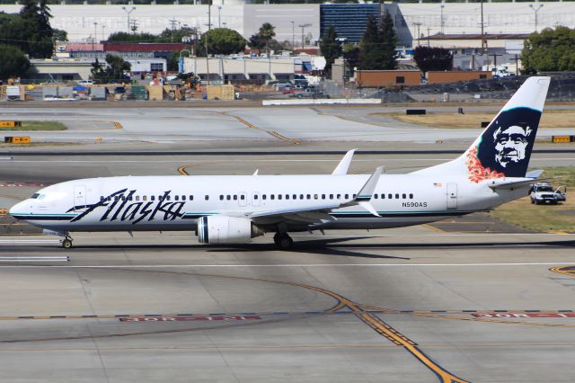 Boeing 737-800 (N590AS)