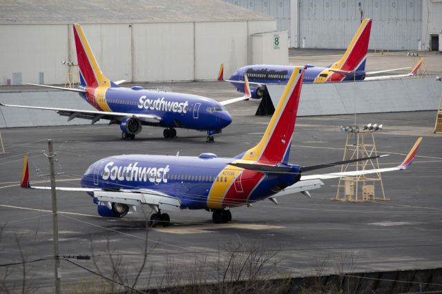 Boeing 737-700 (N770SA) - One of many Southwest's parked 737-700s at Birmingham Intl. with its components taken out