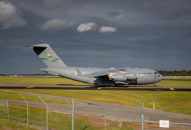 Boeing Globemaster III (10-0220)