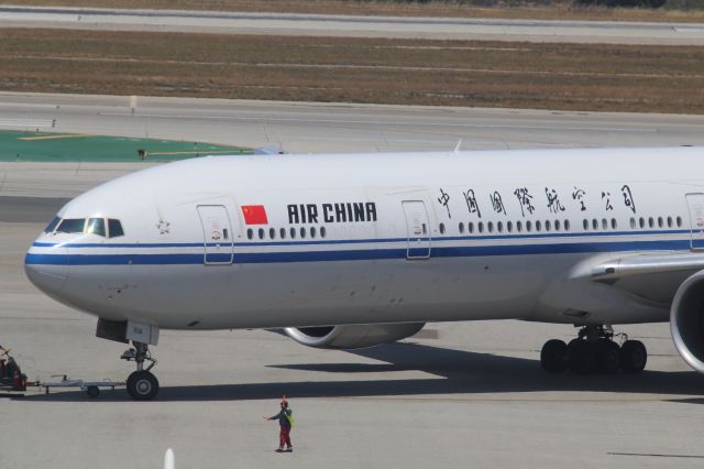 BOEING 777-300ER (B-2036)