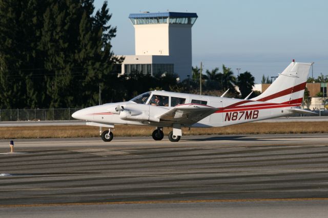 Piper Seneca (N87MB)