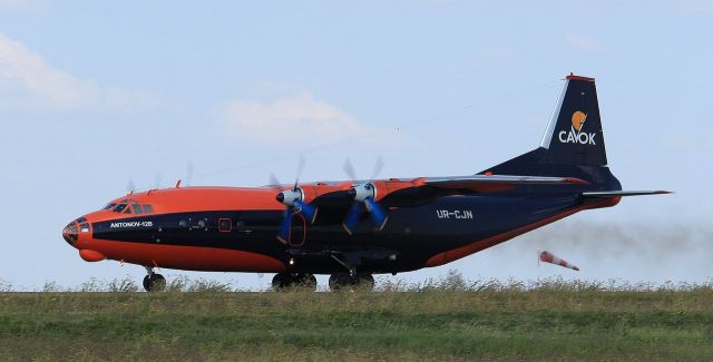 Antonov An-12 (UR-CJN)