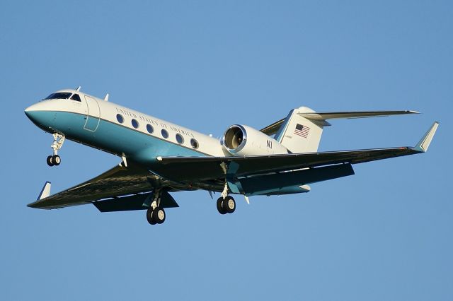 Gulfstream Aerospace Gulfstream IV (N1) - 12R approach