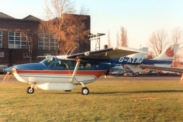 Cessna Super Skymaster (G-AZAV) - Seen here in Nov-89.br /br /Transferred to Sierra Leone 10-Apr-97.