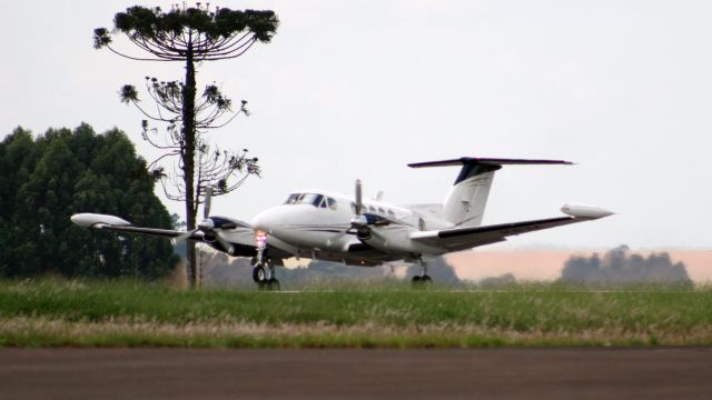 Beechcraft Super King Air 200 (PR-KEM)