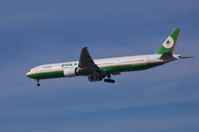 Boeing 777-200 (B-16716) - LAX