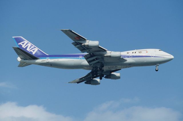 BOEING 747SR (JA8147) - Final Approach to Tokyo-Haneda Intl Airport Rwy16L on 1997/09/28