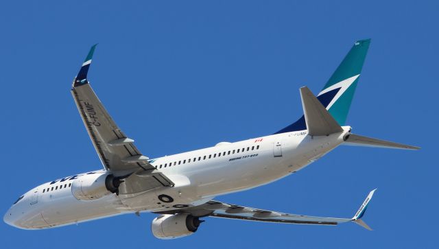 Boeing 737-800 (C-FUMF) - A shot of this relatively new airframe (Jan. 2015)