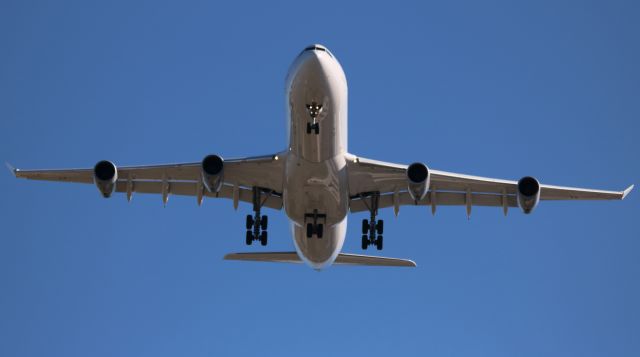 Airbus A340-300 (D-AIFA) - Lufthansa # 488, On Final to 30 L, from FRA  02-11-2017