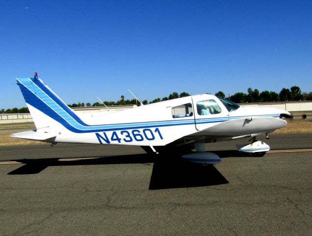 Piper Cherokee (N43601) - Taxiing to RWY 24