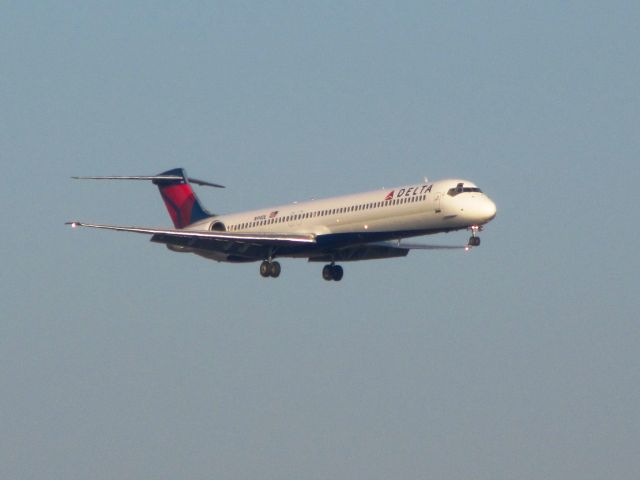 McDonnell Douglas MD-88 (N914DL)