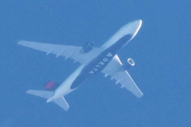 Airbus A330-300 (N857NW) - N857NW Airbus A-330 223 Delta Air Lines Dl17 De London LHR. Vers Detroit DTW. Altitude 12192 Mètres. Vitesse 778 Km/H. Survolant le fleuve St-Laurent QC. à Lavaltrie Le 13-11-2024 à13:38.