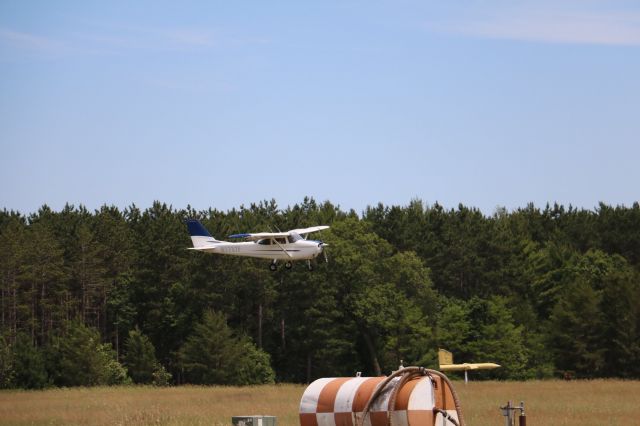 Cessna Skyhawk (N1737F) - EAA Chapter 931, Young Eagles Rally