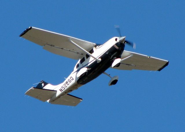 Cessna 206 Stationair (N5226Q) - At Downtown Shreveport.