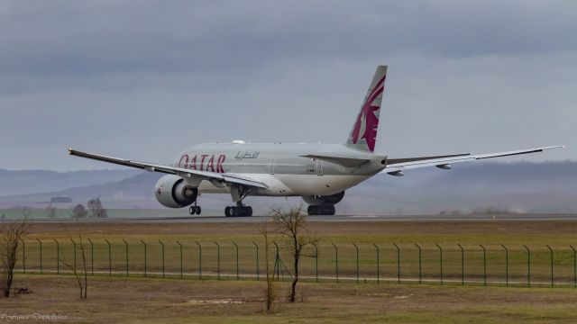 BOEING 777-200LR (A7-BBB) - décollage le 17/02/2021