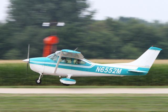 Cessna Skylane (N6552M) - Taken by Chris Padilla at Young Eagles event at Mt. Hawley Airport in Peoria, IL.br /a rel=nofollow href=http://www.cisportsphotos.com/eaa_young_eagles_20110806http://www.cisportsphotos.com/eaa_young_eagles_20110806/a