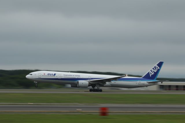 BOEING 777-300 (JA751A) - 19 July 201:CTS-HND.