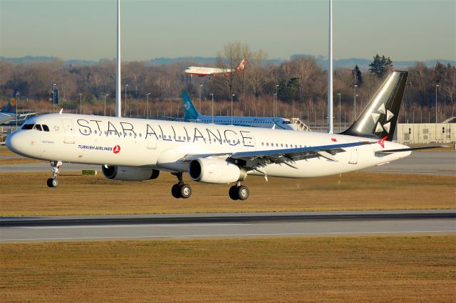 Airbus A321 (TC-JRA)