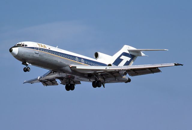 Boeing 727-100 (VH-TJD) - TRANS AUSTRALIA AIRLINES - BOEING 727-76 - REG : VH-TJD (CN 19254/298) - EAGLE FARM INTERNATIONAL AIRPORT BRISBANE QUEENSLAND AUSTRALIA - YBBN (23/7/1977) 