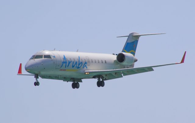 Canadair Regional Jet CRJ-200 (C-FXLH)