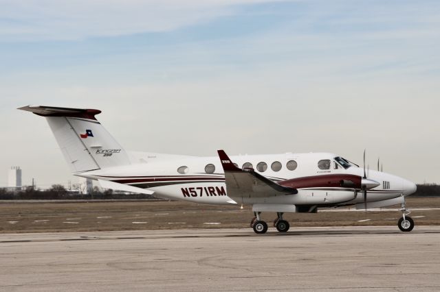 Beechcraft Super King Air 200 (N571RM) - 31JAN24