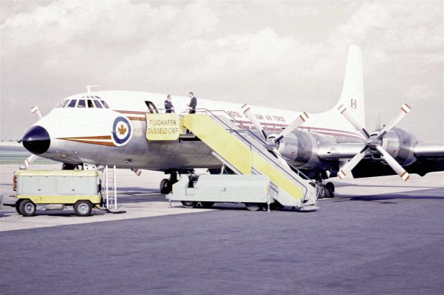 Canadair CL-44 Forty Four (RCAF15930) - November 1968 at Düsseldorf (EDDL)