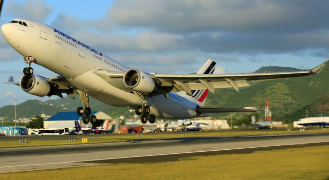 Airbus A330-200 (F-GZCK) - Late afternoon departure of the Air France A332 to Paris.